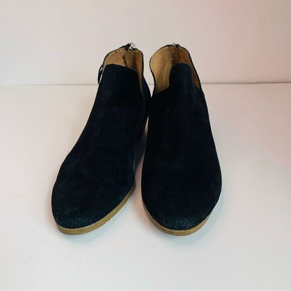 Kenneth Cole Reaction Side Way Black Suede Booties - Picture 3 of 7